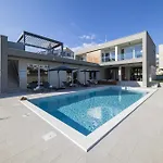 Mary Lou With Heated Pool *