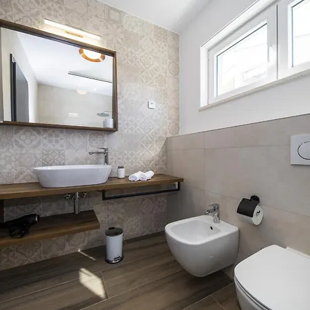 Villa Mary Lou With Heated Pool Zara