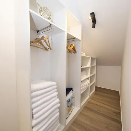 Mary Lou With Heated Pool