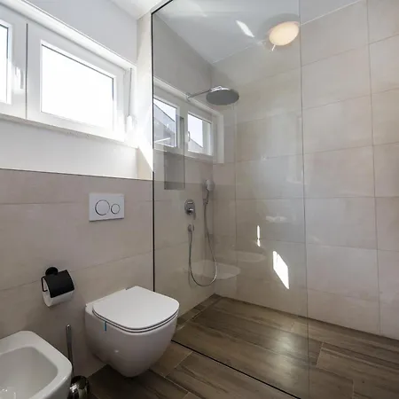 Mary Lou With Heated Pool Villa Zara