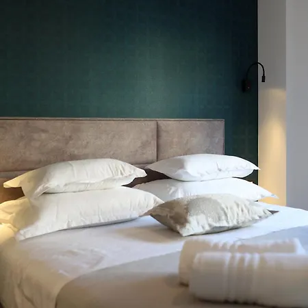 Mary Lou With Heated Pool