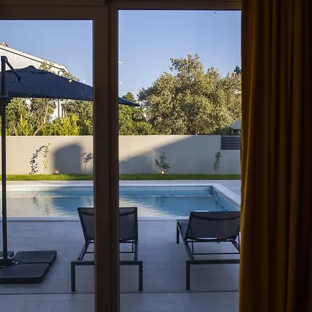 Mary Lou With Heated Pool * Zara