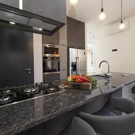 Mary Lou With Heated Pool *