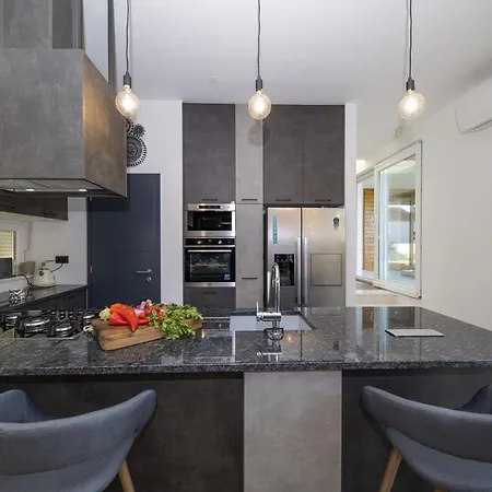 Mary Lou With Heated Pool Zara