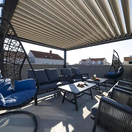 Mary Lou With Heated Pool